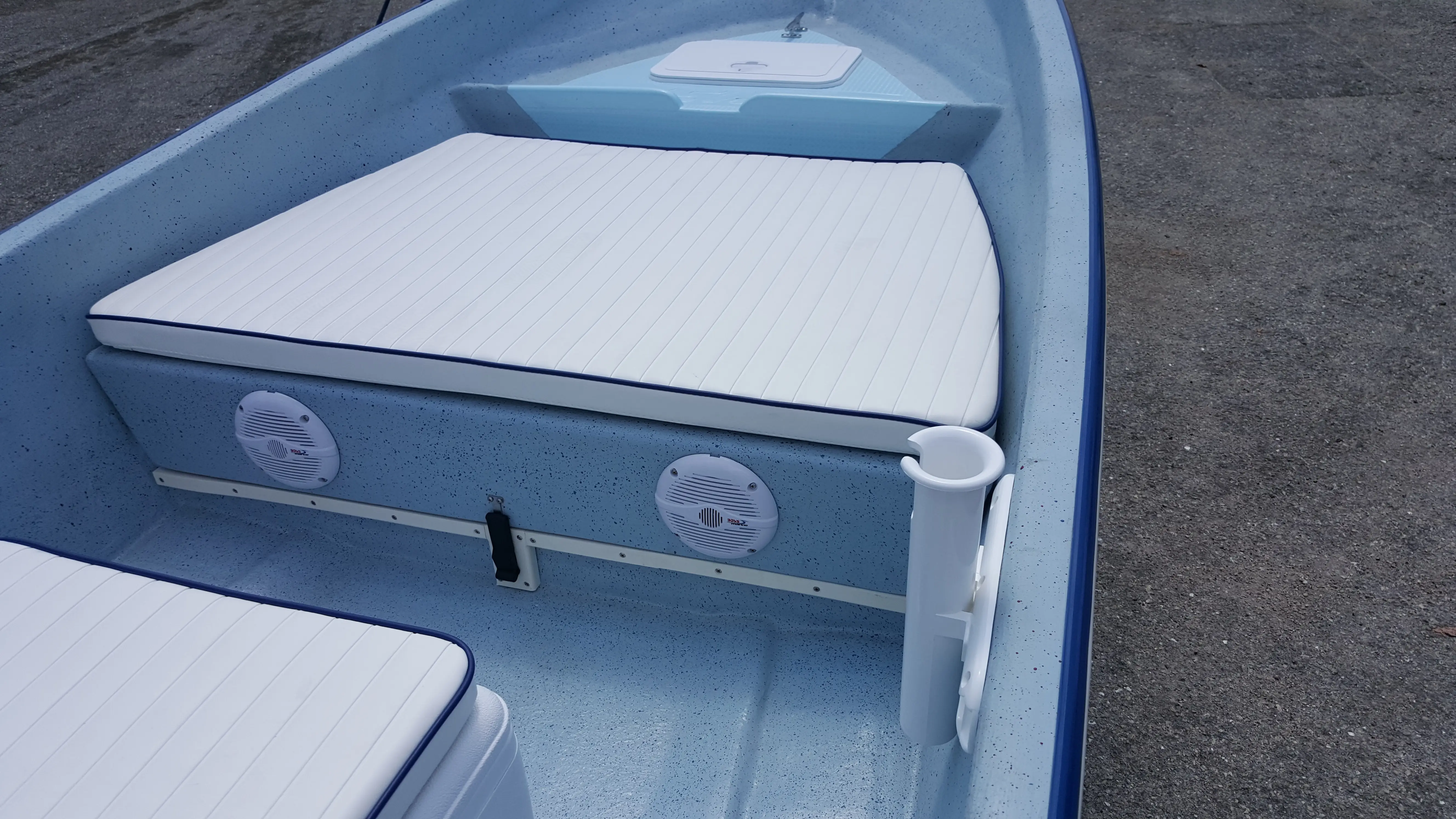 Panga Boats USA — W-16 · Close-ups