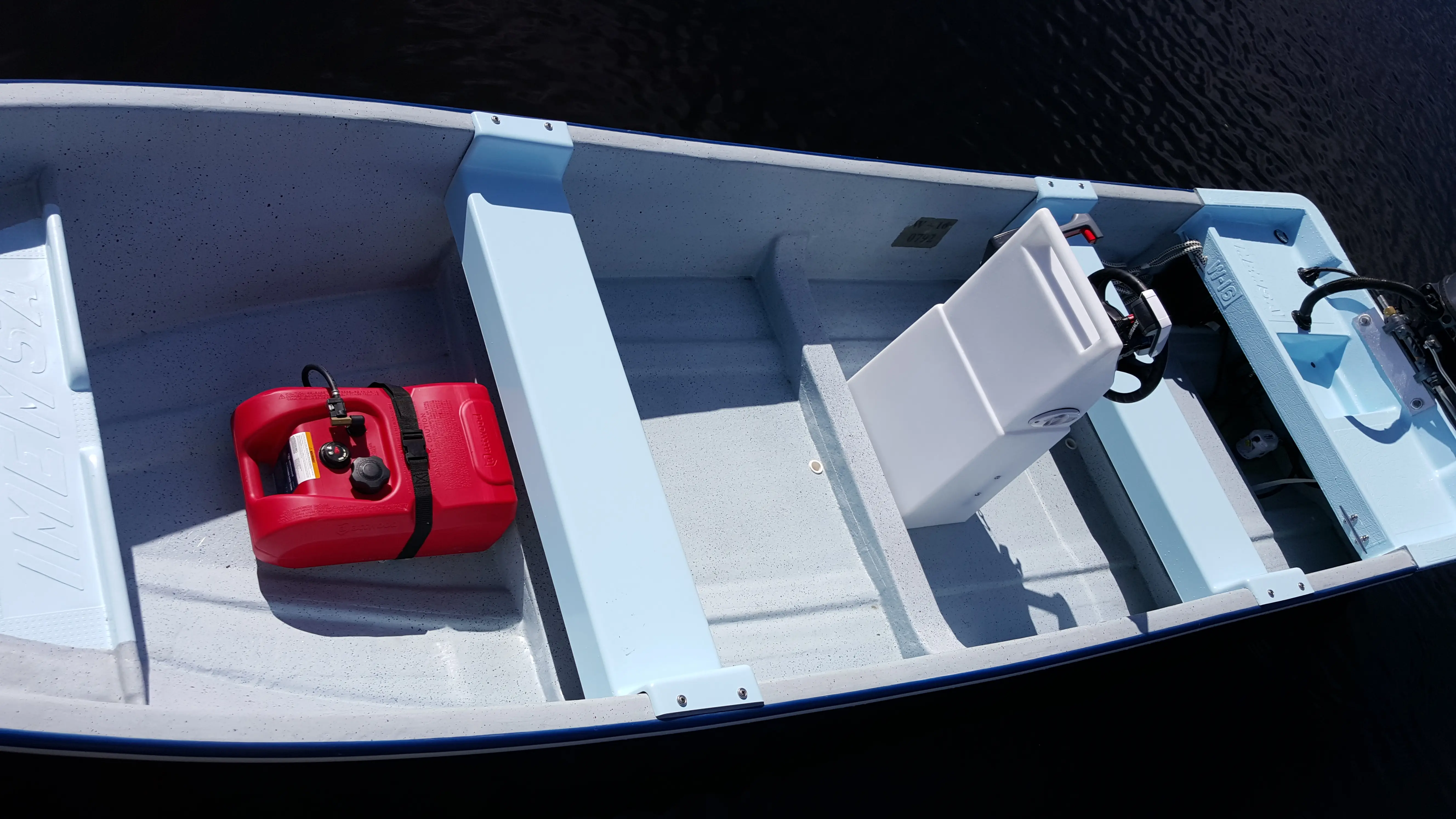 Panga Boats USA — W-16 · Close-ups