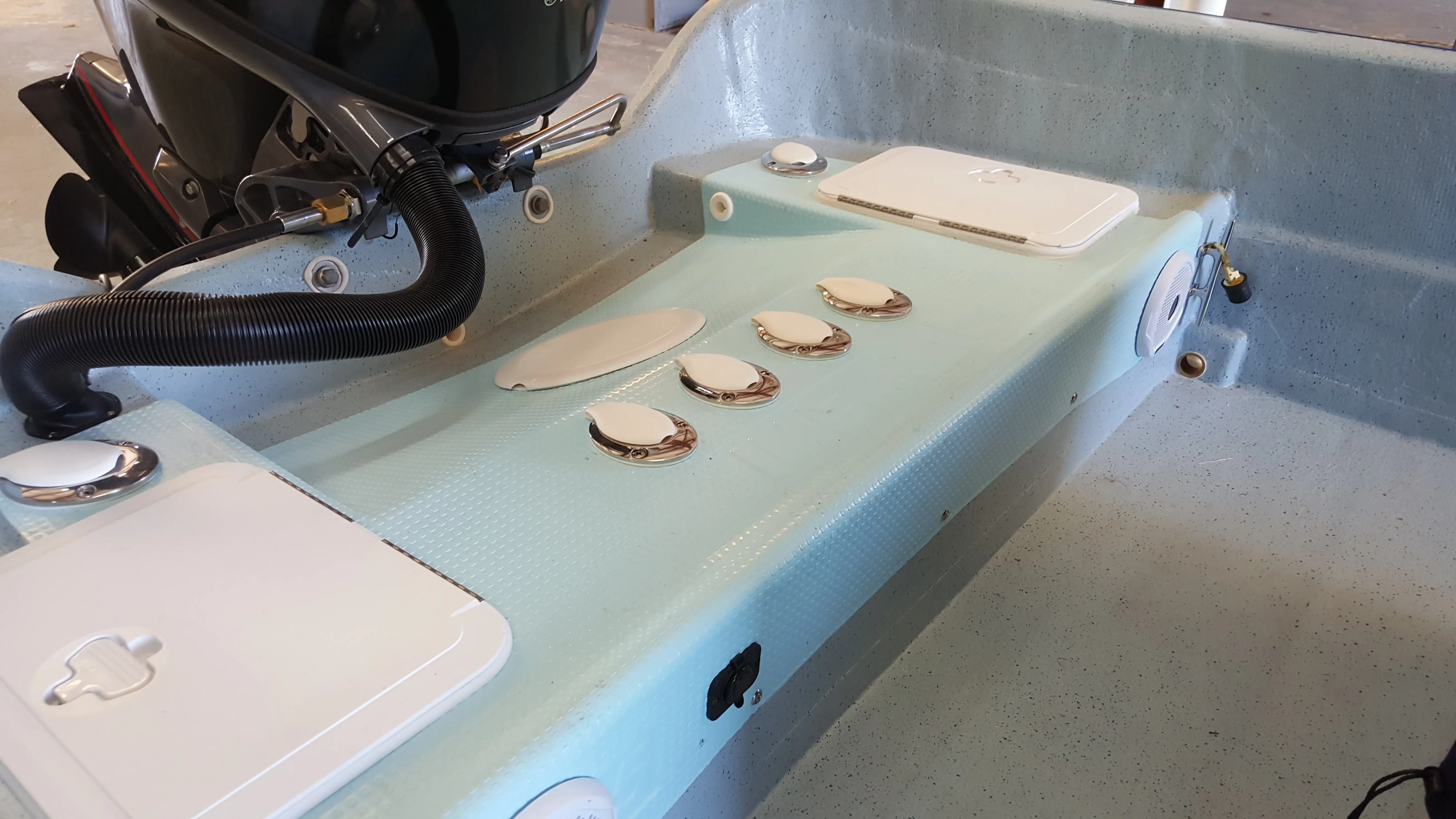 Panga Boats USA — Transom livewell · Close-ups