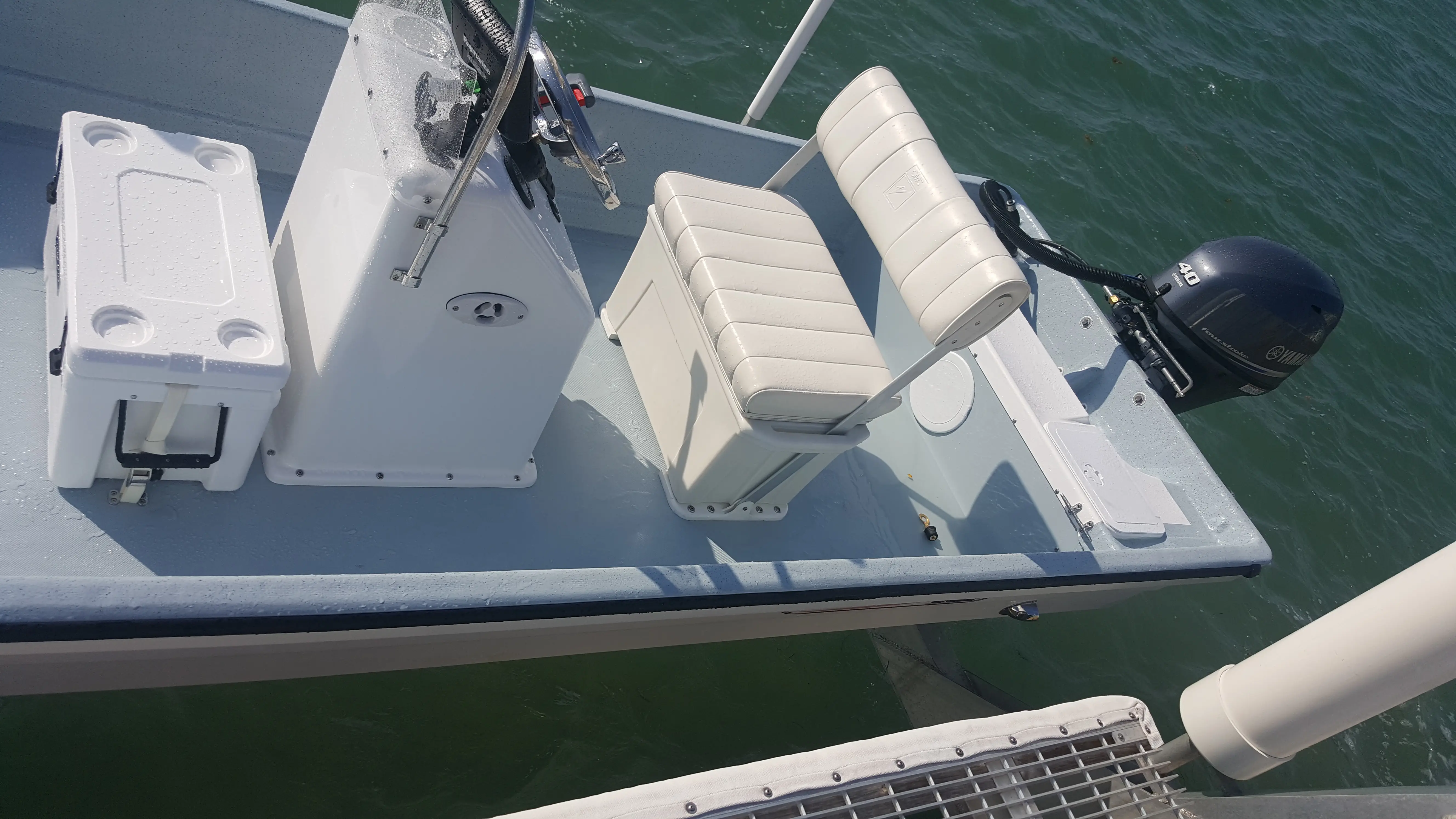 Panga Boats USA — W-18 · Close-ups