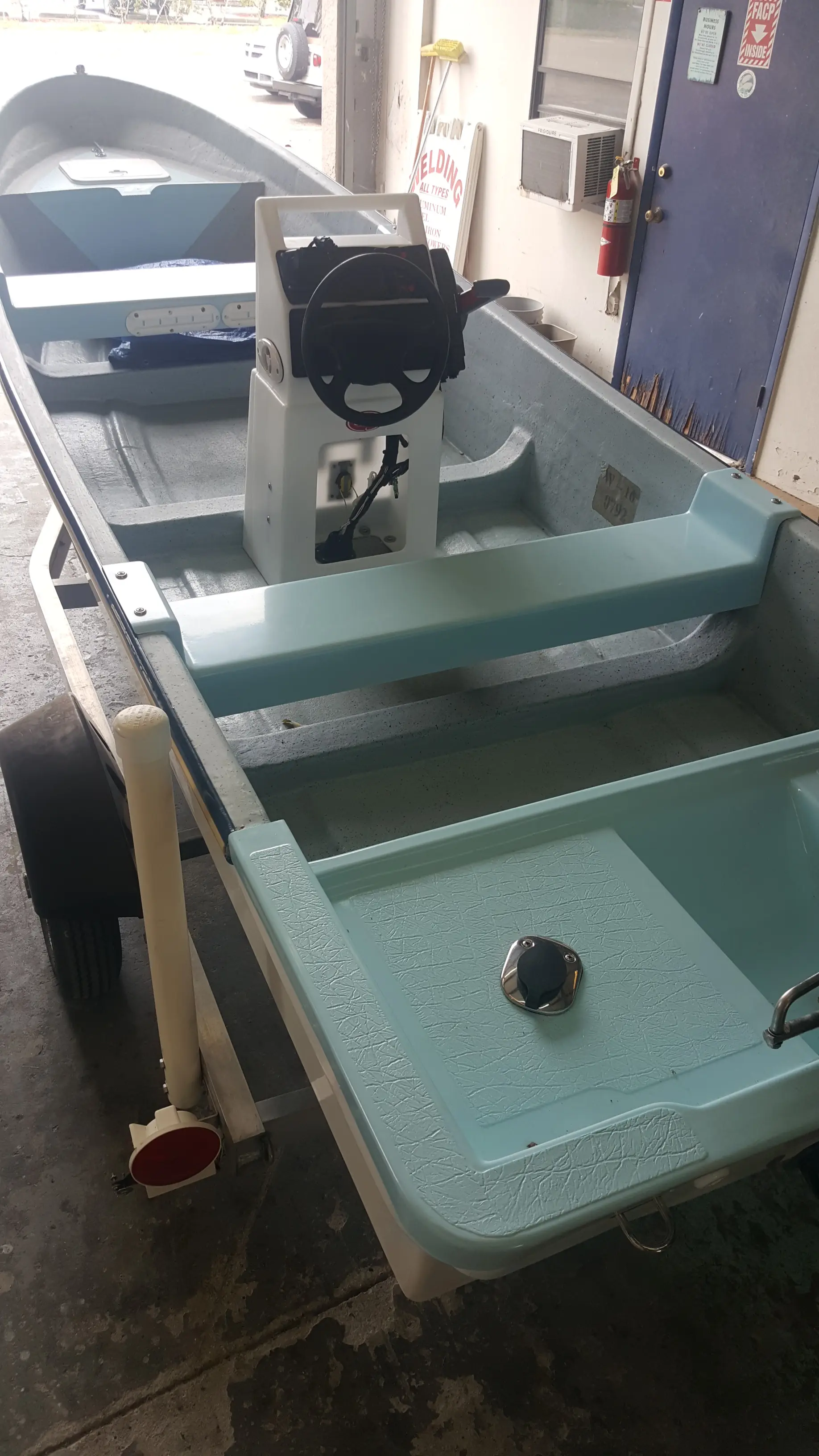 Panga Boats USA — W-16 · Close-ups