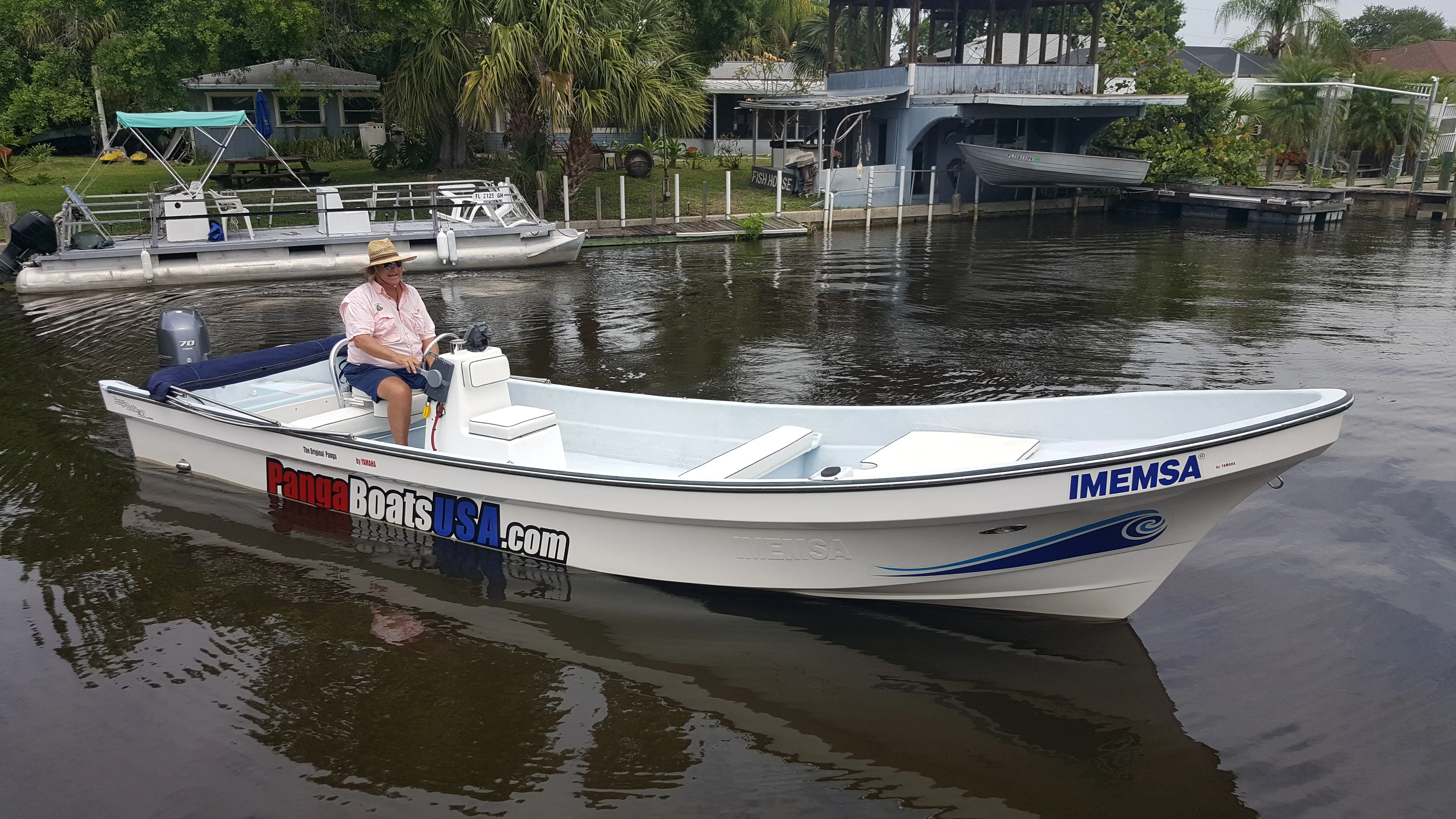 Panga Boats USA — W-25 under way · Happy Owners · W-25